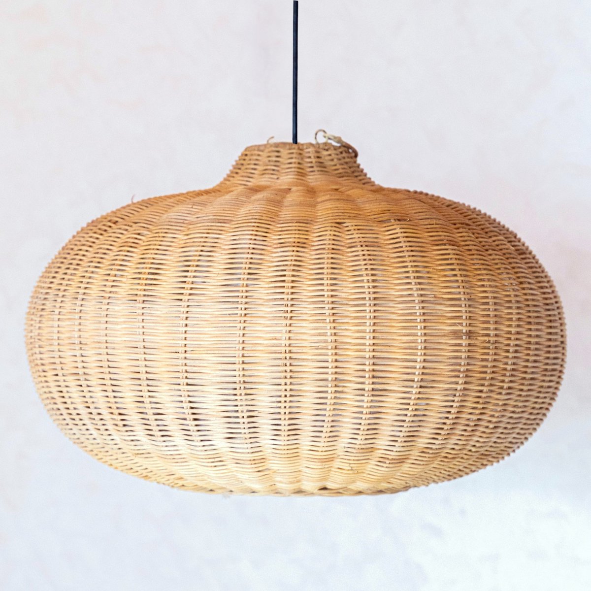 Großer Rattan -Lampenschirm - Runde Boho -Anhänger Licht - handgefertigte Rattan -Hängelampe - Naturfaser gewebter Lampenschirm (Ø 56 cm) Anjani