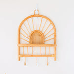 Rattan-Wandregal – Kleines Boho-Wandregal – Hängendes Rattan-Regal – Kleider- oder Schlüsselhaken – Handgefertigtes Regal aus Rattan (41 x 53 cm) BANTEN
