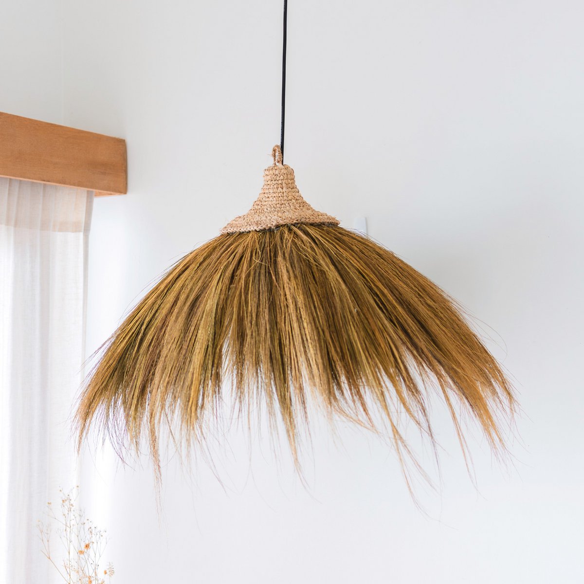 Großer Lampenschirm aus Seegras – Natürliche Pendelleuchte mit Fransen – Boho-Pendelleuchte – Handgefertigte tropische Hängelampe MAWANA (Ø 53 cm)