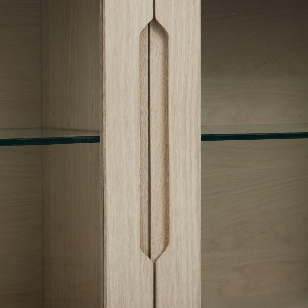 Wandschrank mit LED-Beleuchtung - 160 cm breit - Eiche bianco