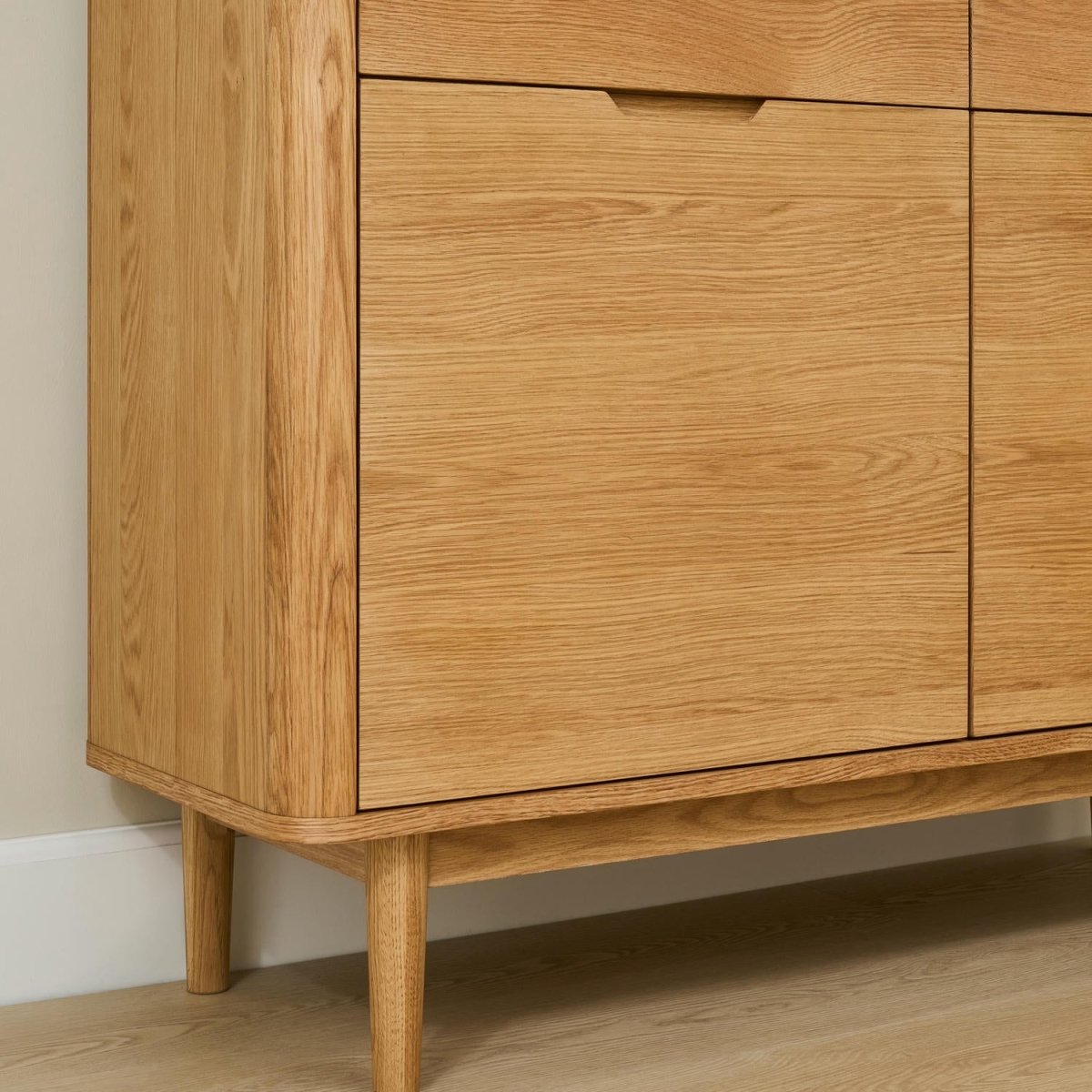 Highboard mit LED-Beleuchtung - 123 cm breit - Wildeiche